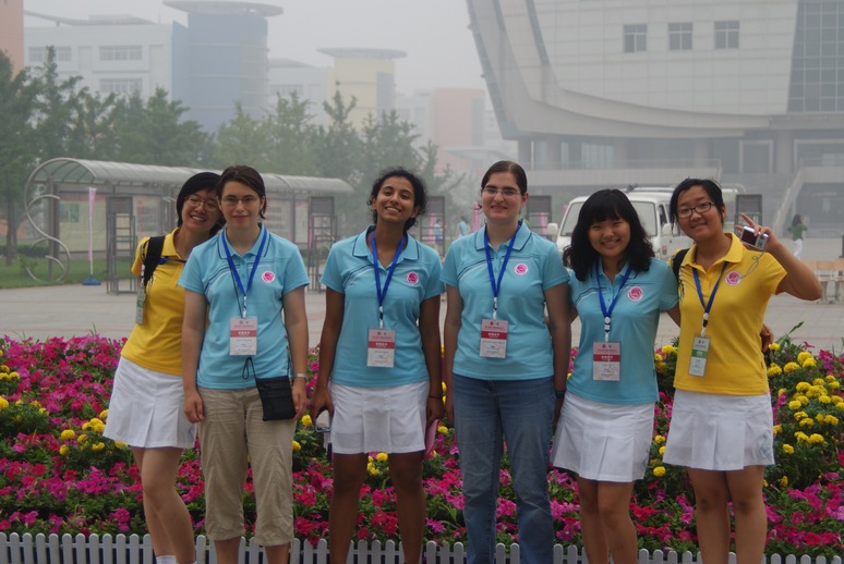 [Photo of CGMO 2010 team and guides]